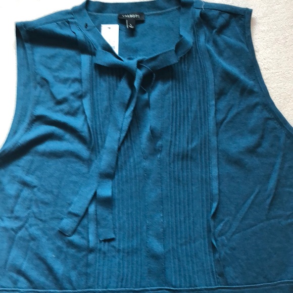 Talbots sleeveless top - Picture 2 of 2